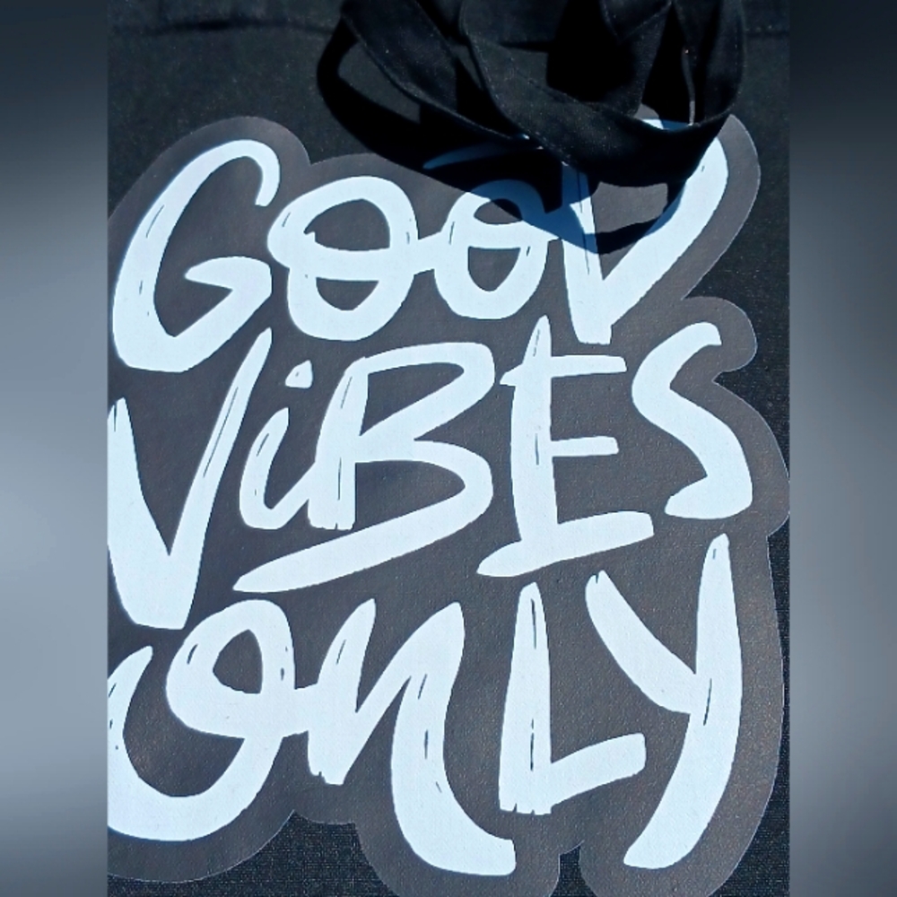 Black and White 'Good Vibes Only' Graphic (2) It Is Cool To Be Kind Totes